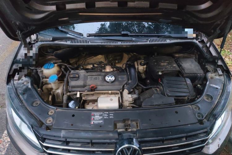 Used Volkswagen Touran 2011 1.4T Manual ZhiShang Edition 5-seater Engine Bay