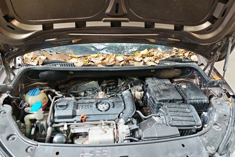 Used Volkswagen Touran 2011 1.4T DSG Zhiya Edition 5 Seats Engine Bay