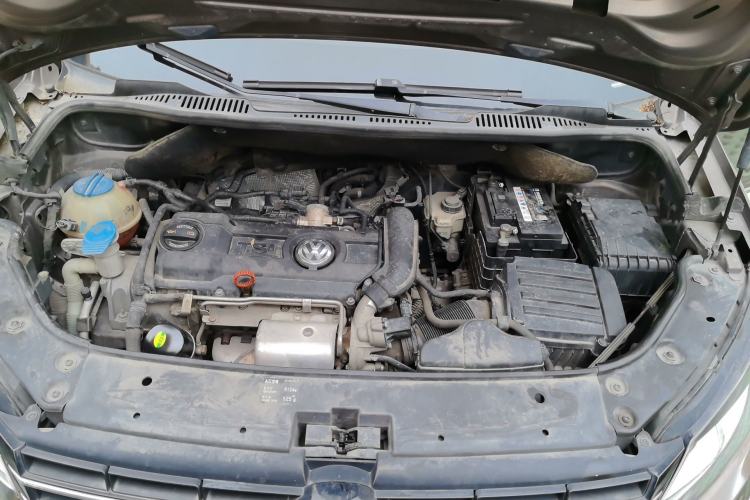 Used Volkswagen Touran 2011 1.4T DSG Zhiya Edition 5 Seats Engine Bay
