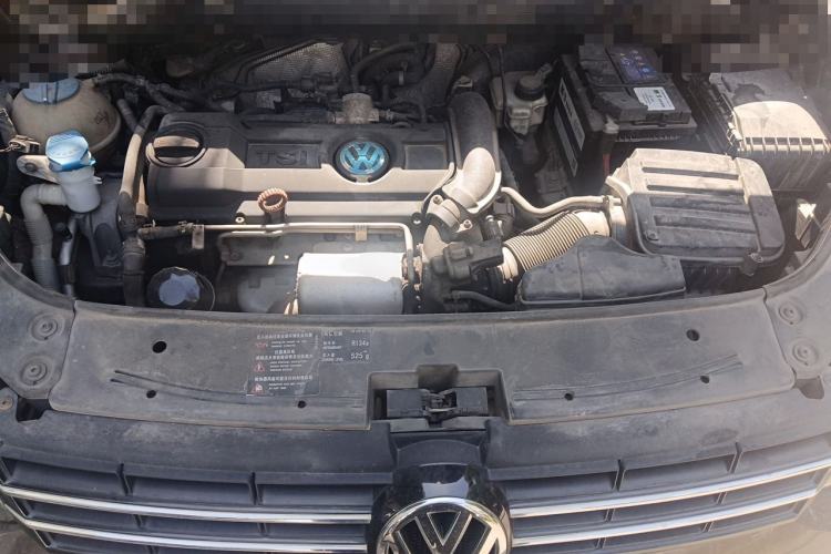 Used Volkswagen Touran 2011 1.4T Manual ZhiShang Edition 5-seater Engine Bay
