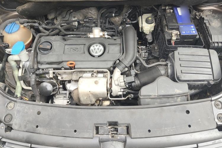 Used Volkswagen Touran 2011 1.4T DSG ZhiZhen Edition 5 Seats Engine Bay