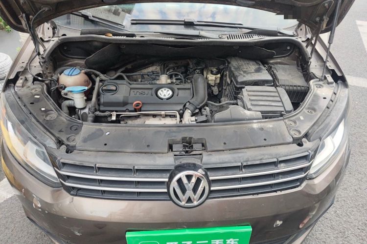 Used Volkswagen Touran 2011 1.4T DSG Zhiya Edition 5 Seats Engine Bay