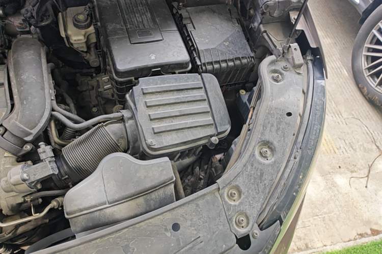 Used Volkswagen Touran 2011 1.4T DSG Zhiya Edition 5 Seats Engine Bay Left
