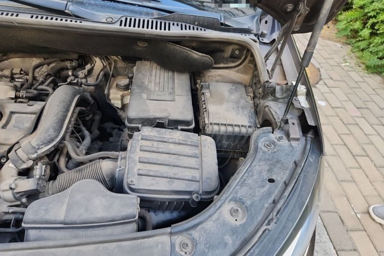Used Volkswagen Touran 2011 1.4T DSG Zhiya Edition 5 Seats Engine Bay Left