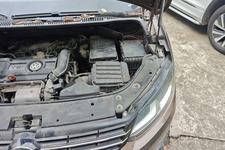 Used Volkswagen Touran 2011 1.4T DSG Zhiya Edition 5 Seats Engine Bay Left