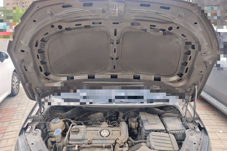 Used Volkswagen Touran 2011 1.4T DSG Zhiya Edition 5 Seats Engine Bay