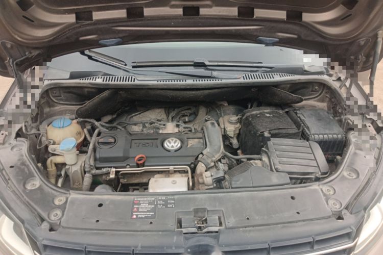 Used Volkswagen Touran 2011 1.4T Manual ZhiShang Edition 5-seater Engine Bay