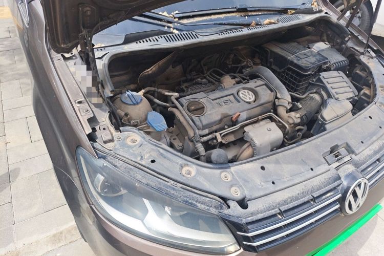 Used Volkswagen Touran 2011 1.4T DSG Zhiya Edition 5 Seats Engine Bay Right
