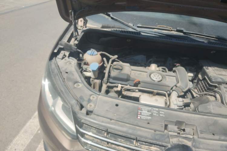 Used Volkswagen Touran 2011 1.4T DSG Zhiya Edition 5 Seats Engine Bay Right