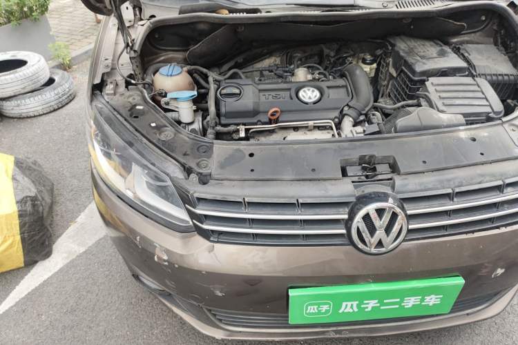 Used Volkswagen Touran 2011 1.4T DSG Zhiya Edition 5 Seats Engine Bay Right