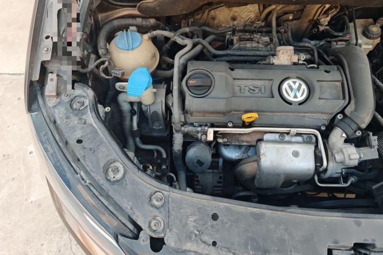 Used Volkswagen Touran 2011 1.4T DSG Zhiya Edition 5 Seats Engine Bay Right
