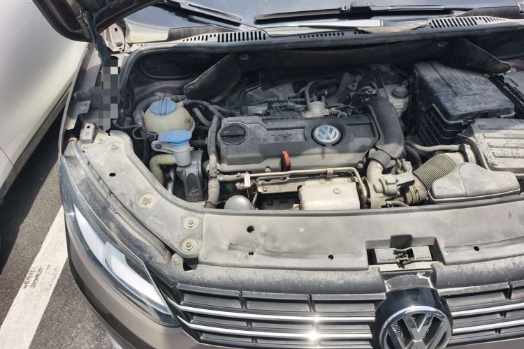 Used Volkswagen Touran 2011 1.4T DSG Zhiya Edition 5 Seats Engine Bay Right