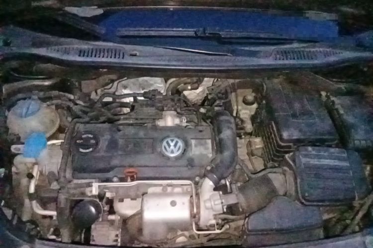 Used Volkswagen Touran 2011 1.4T DSG Zhiya Edition 5 Seats Engine Bay