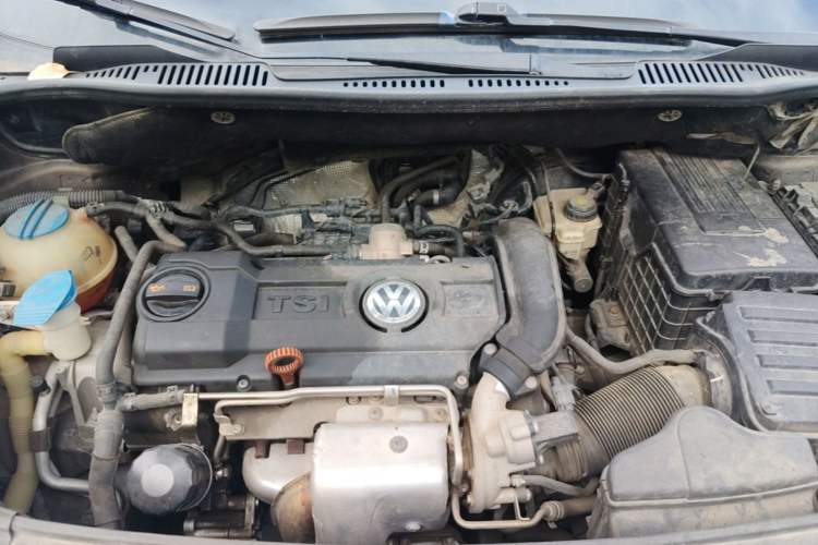 Used Volkswagen Touran 2011 1.4T DSG Zhiya Edition 5 Seats Engine Bay