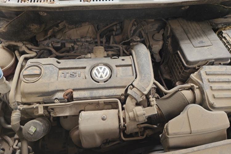 Used Volkswagen Touran 2011 1.4T DSG ZhiZhen Edition 5 Seats Engine Bay