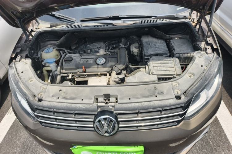Used Volkswagen Touran 2011 1.4T DSG Zhiya Edition 5 Seats Engine Bay
