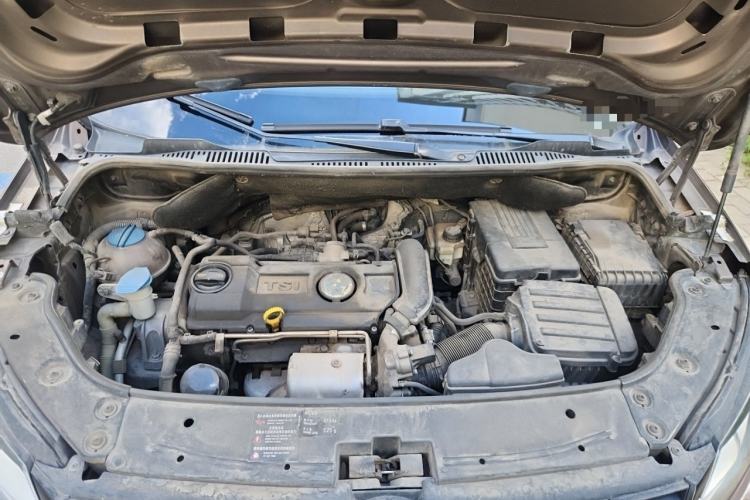 Used Volkswagen Touran 2011 1.4T DSG Zhiya Edition 5 Seats Engine Bay