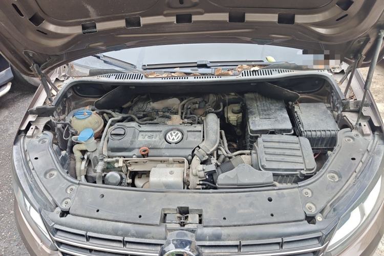 Used Volkswagen Touran 2011 1.4T DSG Zhiya Edition 5 Seats Engine Bay