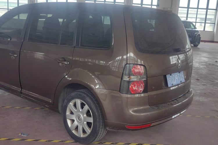 Used Volkswagen Touran 2011 1.4T Manual ZhiShang Edition 5-seater Exterior 6