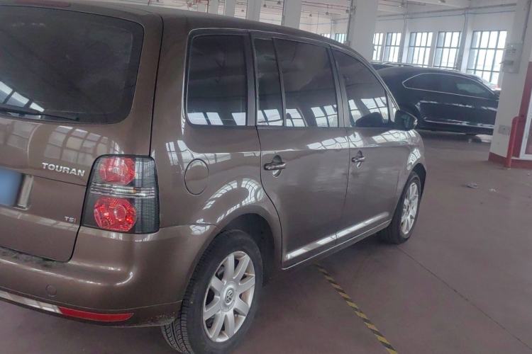 Used Volkswagen Touran 2011 1.4T Manual ZhiShang Edition 5-seater Exterior 7