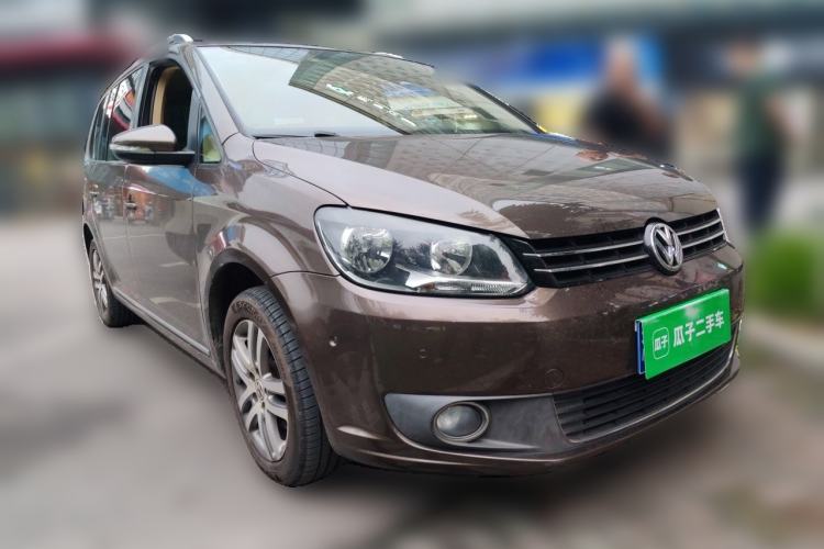 Used Volkswagen Touran 2011 1.4T DSG ZhiZhen Edition 5 Seats Front Right 45 Deg