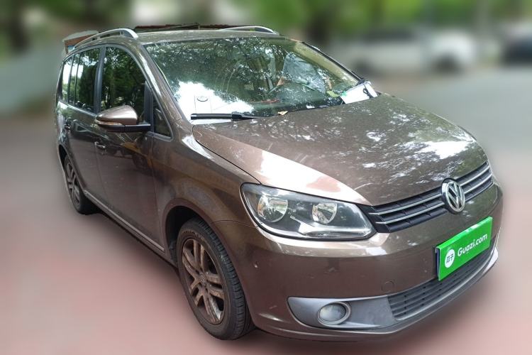 Used Volkswagen Touran 2011 1.4T Manual ZhiZhen Edition 5 Seats Front Right 45 Deg