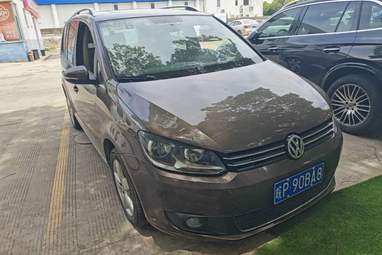 Used Volkswagen Touran 2011 1.4T DSG Zhiya Edition 5 Seats Front Right 45 Deg