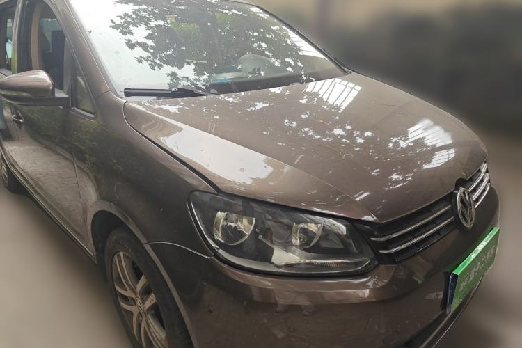 Used Volkswagen Touran 2011 1.4T DSG ZhiZhen Edition 5 Seats Front Right 45 Deg