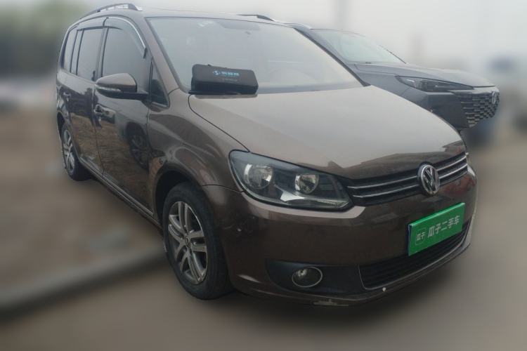 Used Volkswagen Touran 2011 1.4T DSG ZhiZhen Edition 5 Seats Front Right 45 Deg