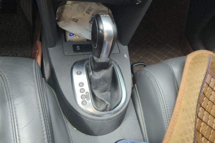 Used Volkswagen Touran 2011 1.4T DSG Zhiya Edition 5 Seats Gear Lever