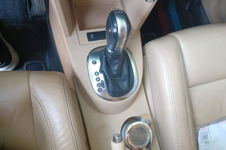 Used Volkswagen Touran 2011 1.4T DSG Zhiya Edition 5 Seats Gear Lever