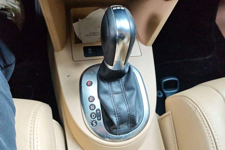 Used Volkswagen Touran 2011 1.4T DSG Zhiya Edition 5 Seats Gear Lever