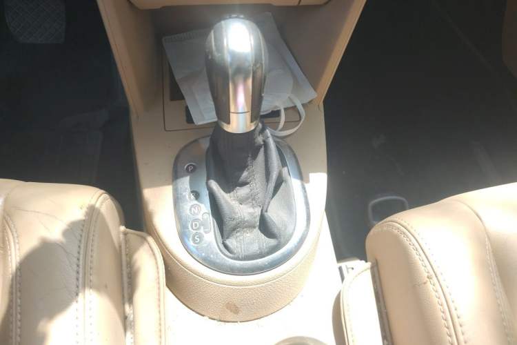 Used Volkswagen Touran 2011 1.4T DSG Zhiya Edition 5 Seats Gear Lever