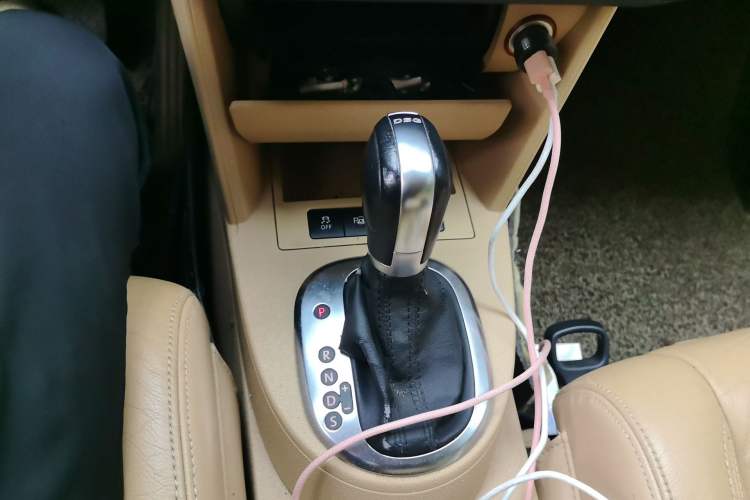 Used Volkswagen Touran 2011 1.4T DSG Zhiya Edition 5 Seats Gear Lever