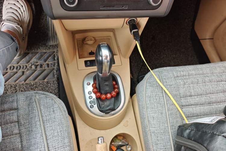 Used Volkswagen Touran 2011 1.4T DSG Zhiya Edition 5 Seats Gear Lever