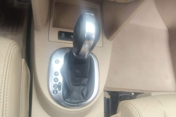 Used Volkswagen Touran 2011 1.4T DSG ZhiZhen Edition 5 Seats Gear Lever