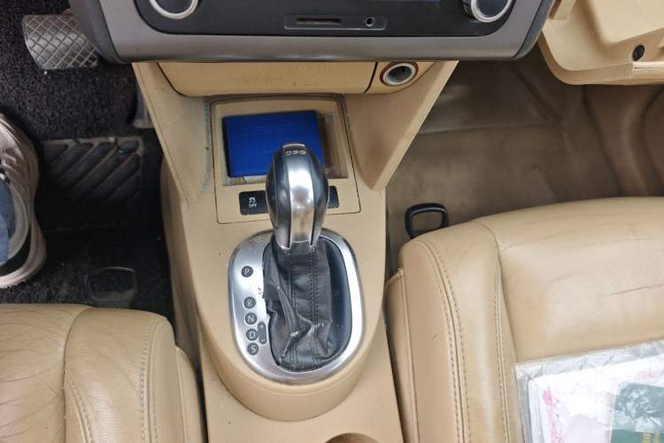 Used Volkswagen Touran 2011 1.4T DSG Zhiya Edition 5 Seats Gear Lever