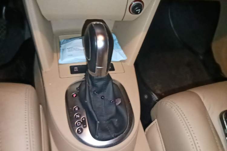 Used Volkswagen Touran 2011 1.4T DSG Zhiya Edition 5 Seats Gear Lever