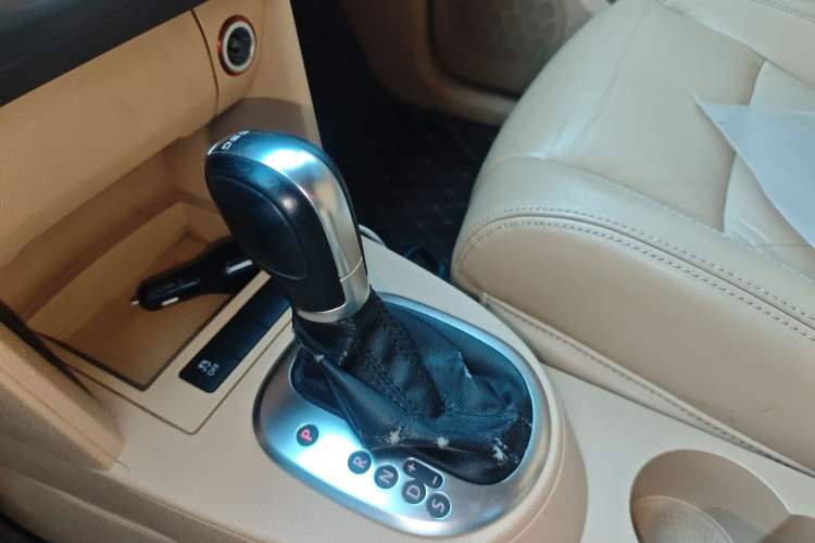 Used Volkswagen Touran 2011 1.4T DSG Zhiya Edition 5 Seats Gear Lever
