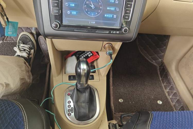 Used Volkswagen Touran 2011 1.4T DSG ZhiZhen Edition 5 Seats Gear Lever