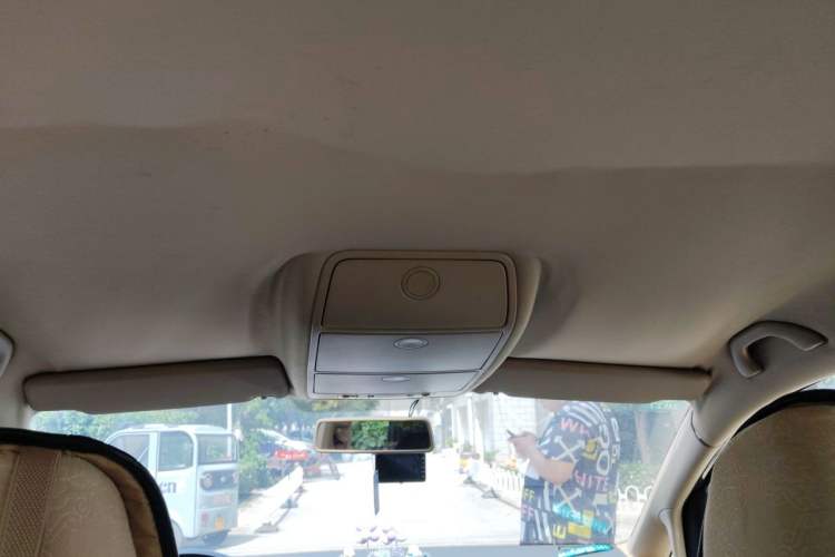 Used Volkswagen Touran 2011 1.4T Manual ZhiShang Edition 5-seater Headliner