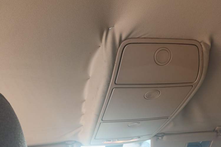 Used Volkswagen Touran 2011 1.4T Manual ZhiShang Edition 5-seater Headliner