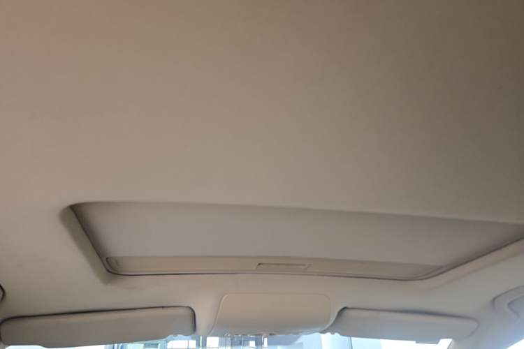 Used Volkswagen Touran 2011 1.4T DSG ZhiZhen Edition 5 Seats Headliner