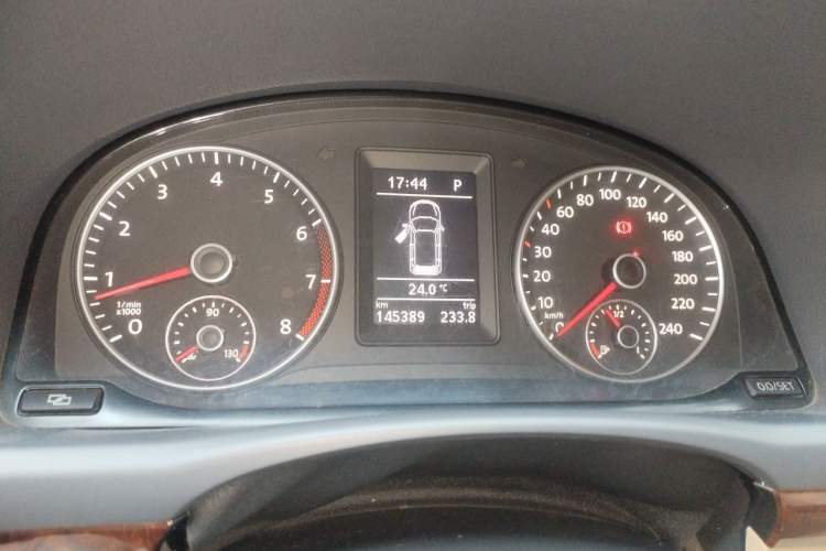 Used Volkswagen Touran 2011 1.4T DSG Zhiya Edition 5 Seats Instrument Cluster