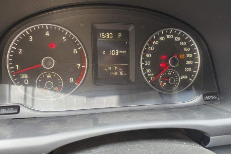Used Volkswagen Touran 2011 1.4T DSG Zhiya Edition 5 Seats Instrument Cluster