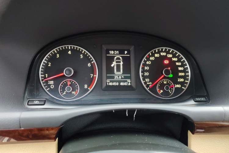 Used Volkswagen Touran 2011 1.4T DSG ZhiZhen Edition 5 Seats Instrument Cluster