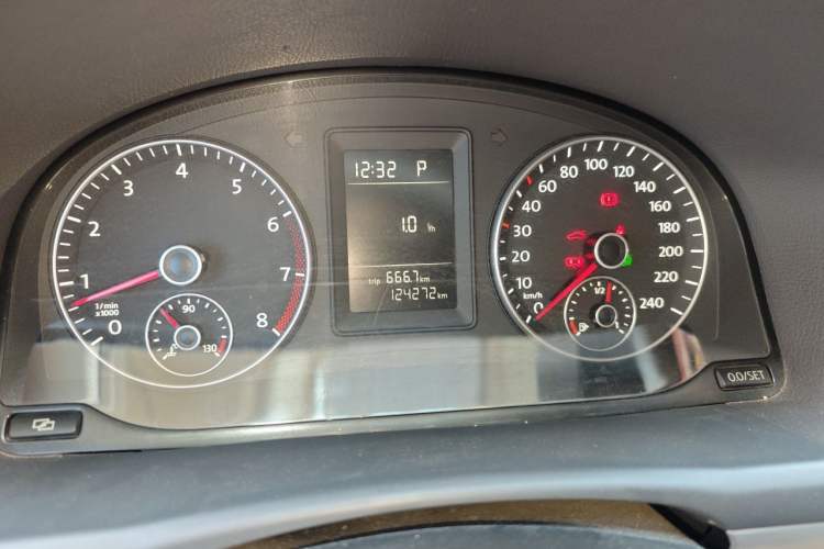 Used Volkswagen Touran 2011 1.4T DSG Zhiya Edition 5 Seats Instrument Cluster