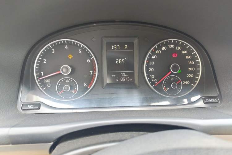 Used Volkswagen Touran 2011 1.4T DSG Zhiya Edition 5 Seats Instrument Cluster