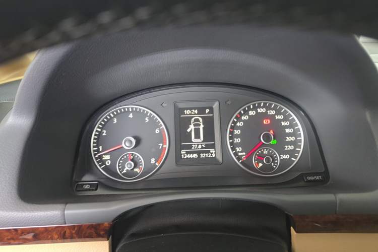 Used Volkswagen Touran 2011 1.4T DSG ZhiZhen Edition 5 Seats Instrument Cluster