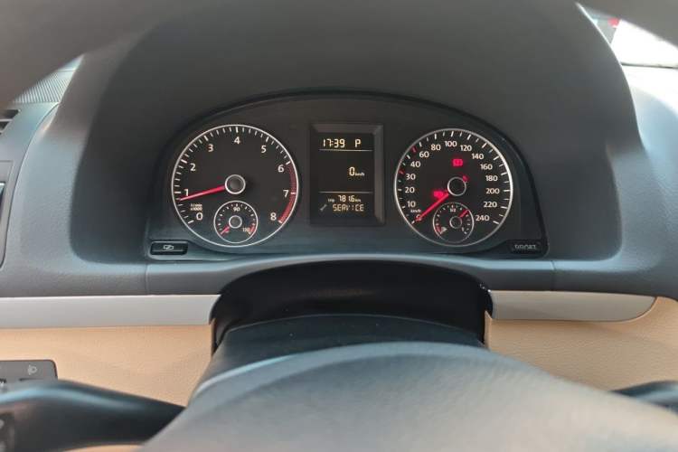Used Volkswagen Touran 2011 1.4T DSG Zhiya Edition 5 Seats Instrument Cluster